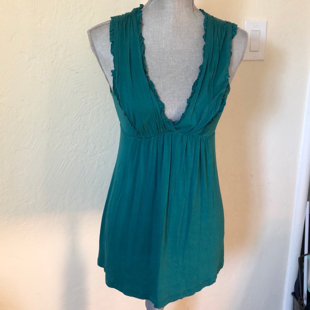 Sleeveless top in teal green